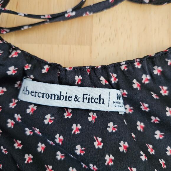 Abercrobie & Fitch Satin Jumpsuit Cami Cross Back Crop Black sz M EUC - Picture 2 of 11